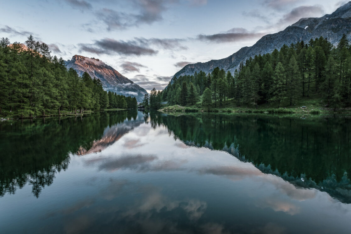 Bergsee am Morgen in Graubünden