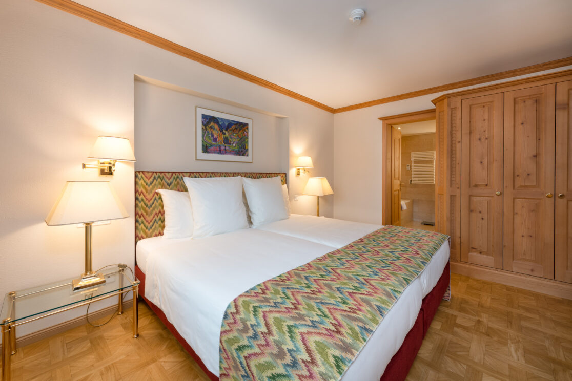 Hotel Zimmer vom Hotel Vereine in Kloster - Graubünden.