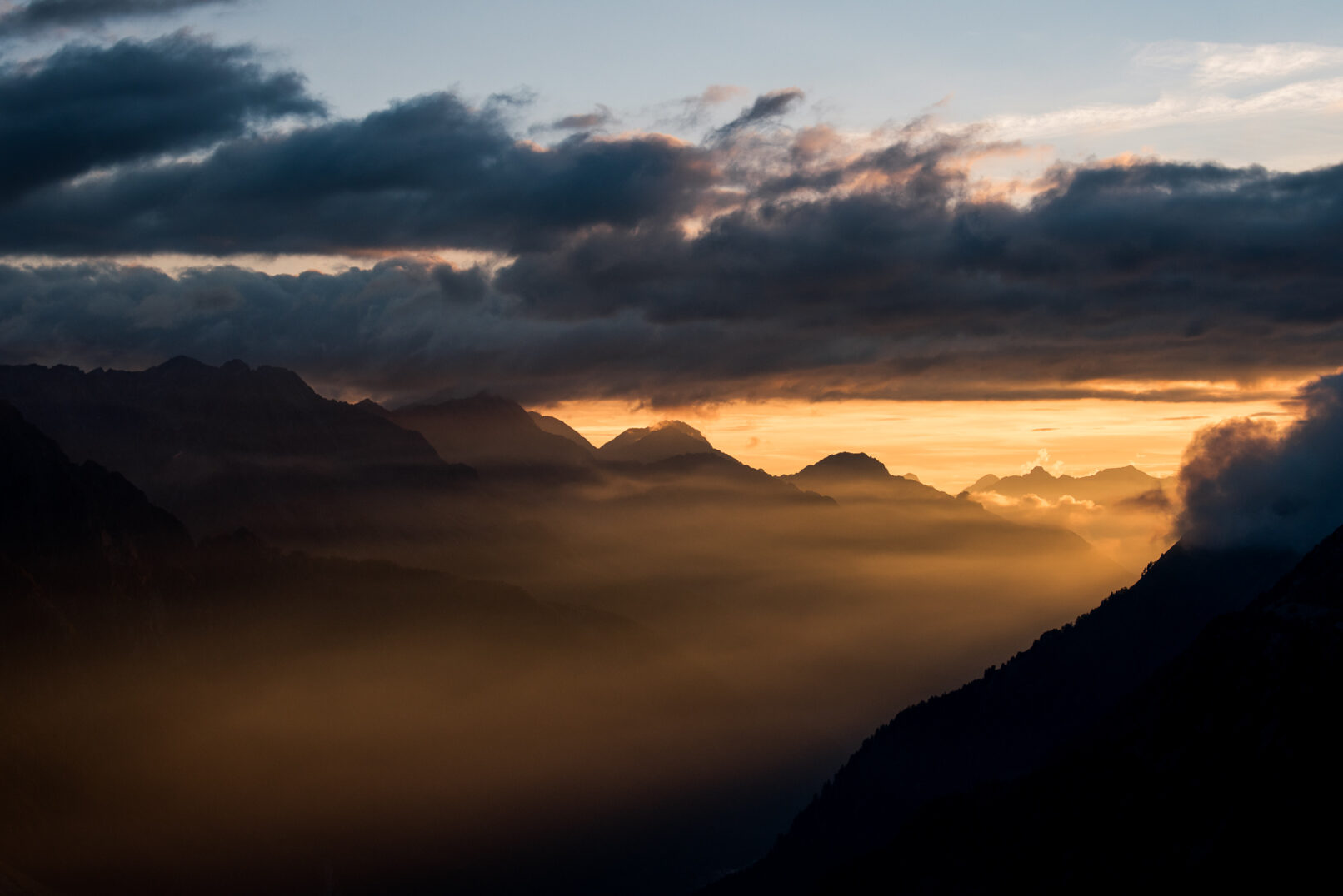 Sonnenuntergang im Bergell - Graubünden.